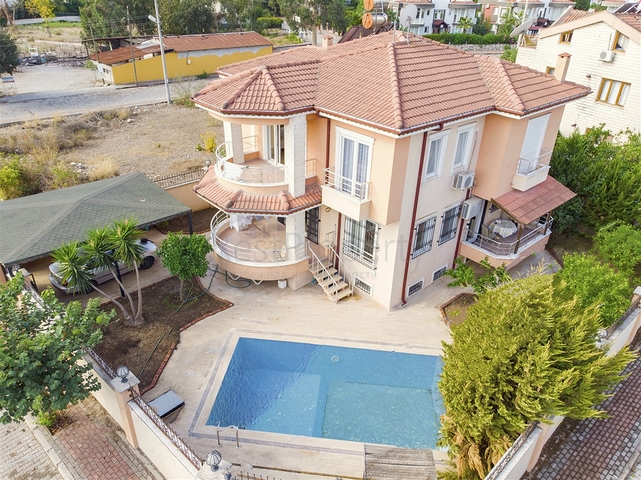 فيلا منفصلة 3 + 1 مع الأثاث في جوينوك كيمير