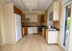 فيلا منفصلة 3 + 1 مع الأثاث في جوينوك كيمير