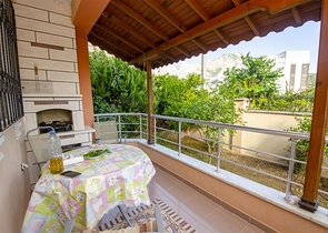 فيلا منفصلة 3 + 1 مع الأثاث في جوينوك كيمير