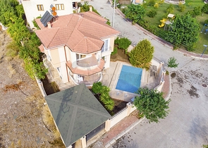 فيلا منفصلة 3 + 1 مع الأثاث في جوينوك كيمير