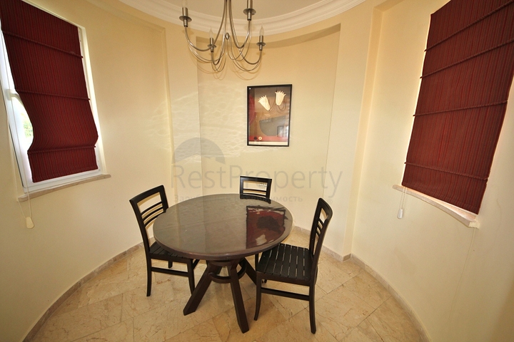 ضمن مجمع خمس نجوم - فيلا صغيرة للبيع بسعر مميز - الانيا 