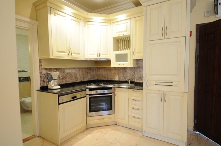 ضمن مجمع خمس نجوم - فيلا صغيرة للبيع بسعر مميز - الانيا 