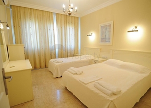 ضمن مجمع خمس نجوم - فيلا صغيرة للبيع بسعر مميز - الانيا 