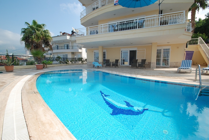 شقة عائلية واسعة - باطلالة خلابة - في الانيا 