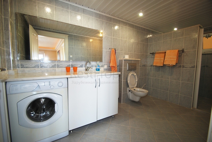 شقة عائلية واسعة - باطلالة خلابة - في الانيا 