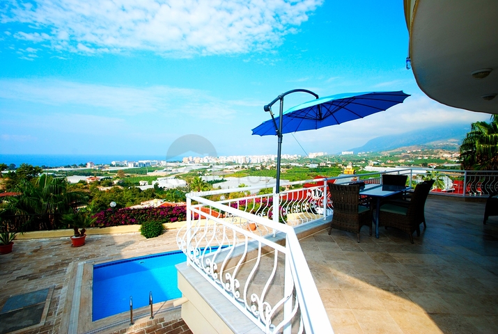 شقة عائلية واسعة - باطلالة خلابة - في الانيا 