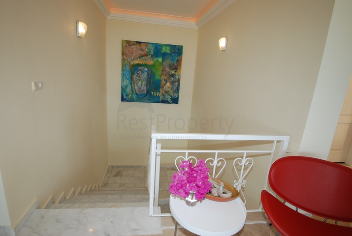 شقة عائلية واسعة - باطلالة خلابة - في الانيا 