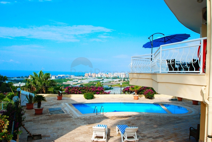 شقة عائلية واسعة - باطلالة خلابة - في الانيا 