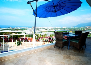 شقة عائلية واسعة - باطلالة خلابة - في الانيا 