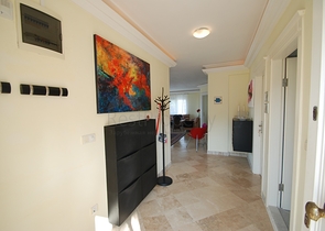 شقة عائلية واسعة - باطلالة خلابة - في الانيا 