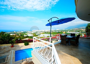 شقة عائلية واسعة - باطلالة خلابة - في الانيا 