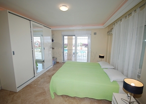 شقة عائلية واسعة - باطلالة خلابة - في الانيا 