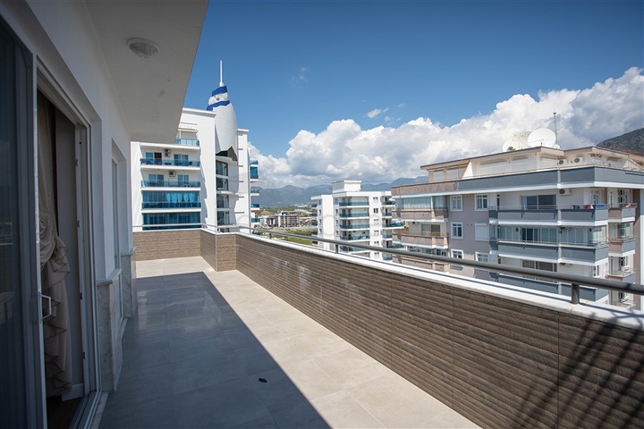 لعشاق الفخامة والتميز - دوبلكس فاخرة باطلالة بحر في الانيا 