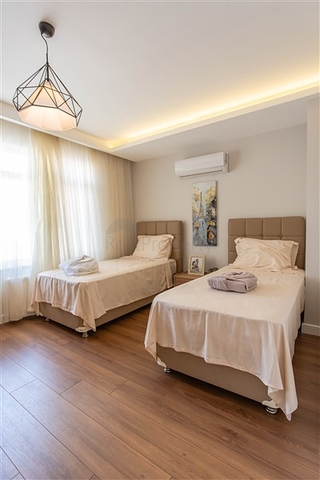 لعشاق الفخامة والتميز - دوبلكس فاخرة باطلالة بحر في الانيا 