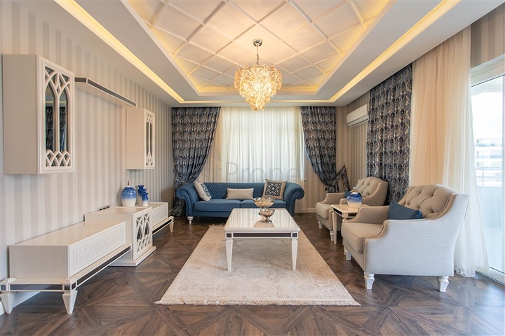 لعشاق الفخامة والتميز - دوبلكس فاخرة باطلالة بحر في الانيا 