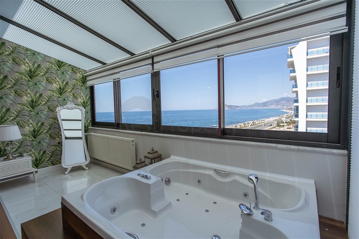 لعشاق الفخامة والتميز - دوبلكس فاخرة باطلالة بحر في الانيا 