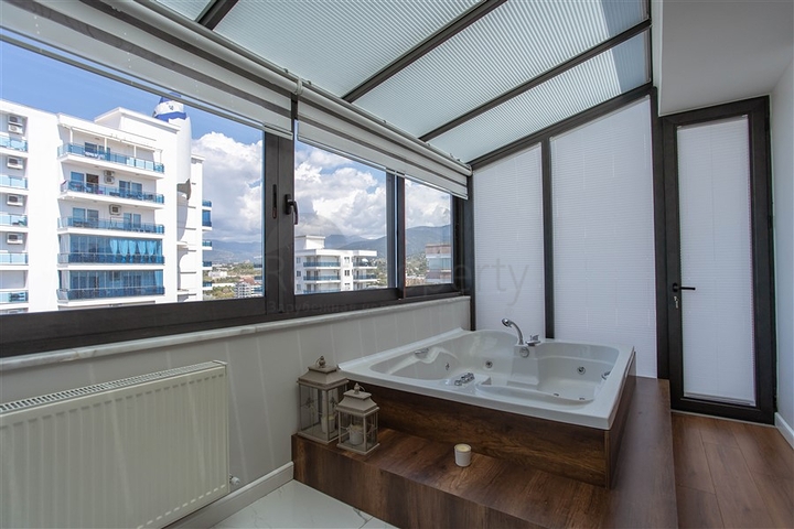 لعشاق الفخامة والتميز - دوبلكس فاخرة باطلالة بحر في الانيا 