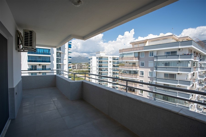 لعشاق الفخامة والتميز - دوبلكس فاخرة باطلالة بحر في الانيا 