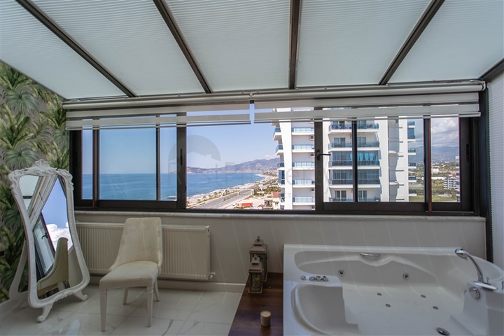 لعشاق الفخامة والتميز - دوبلكس فاخرة باطلالة بحر في الانيا 