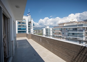 لعشاق الفخامة والتميز - دوبلكس فاخرة باطلالة بحر في الانيا 