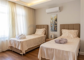 لعشاق الفخامة والتميز - دوبلكس فاخرة باطلالة بحر في الانيا 