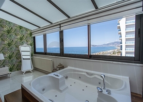 لعشاق الفخامة والتميز - دوبلكس فاخرة باطلالة بحر في الانيا 