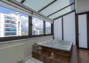 لعشاق الفخامة والتميز - دوبلكس فاخرة باطلالة بحر في الانيا 