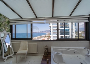 لعشاق الفخامة والتميز - دوبلكس فاخرة باطلالة بحر في الانيا 