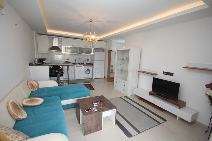 شقة مفروشة ضمن مجمع سكني حديث في كاستل / الانيا 