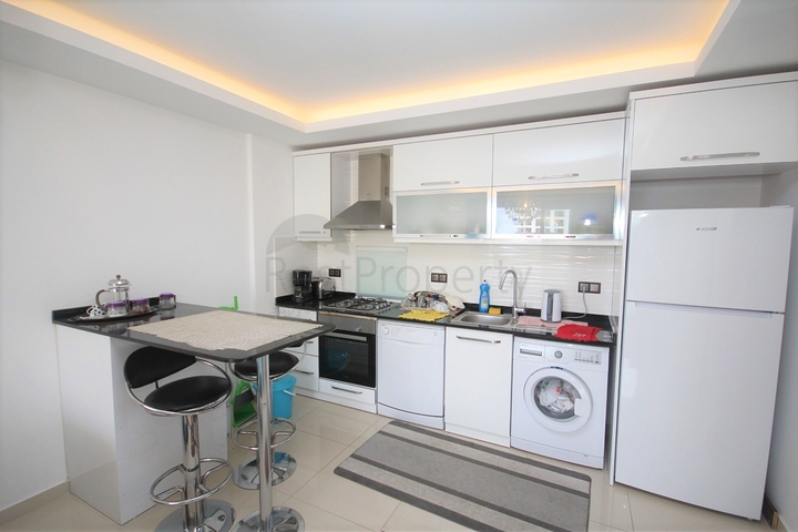 شقة مفروشة ضمن مجمع سكني حديث في كاستل / الانيا 