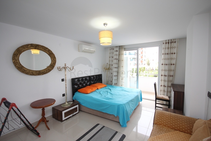 شقة مفروشة ضمن مجمع سكني حديث في كاستل / الانيا 