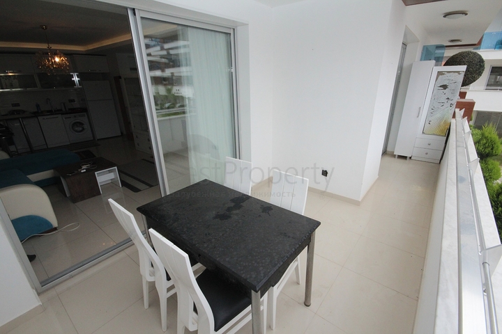 شقة مفروشة ضمن مجمع سكني حديث في كاستل / الانيا 