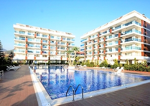 شقة مفروشة ضمن مجمع سكني حديث في كاستل / الانيا 