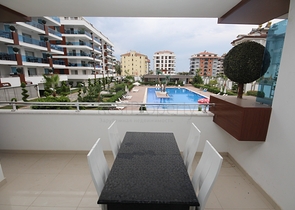 شقة مفروشة ضمن مجمع سكني حديث في كاستل / الانيا 