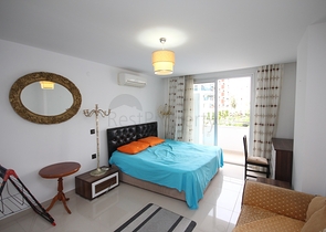 شقة مفروشة ضمن مجمع سكني حديث في كاستل / الانيا 