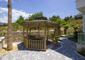 شقة مفروشة ضمن مجمع فاخر في كاستل / الانيا 