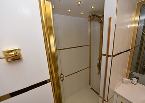 قمة الفخامة - شقة اطلالة بحر مباشرة في مركز الانيا 