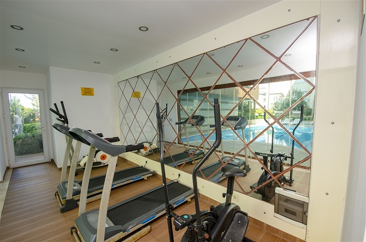 شقة النخبة 1 +1 مع الأثاث 150 متر من البحر ومشروع المارينا