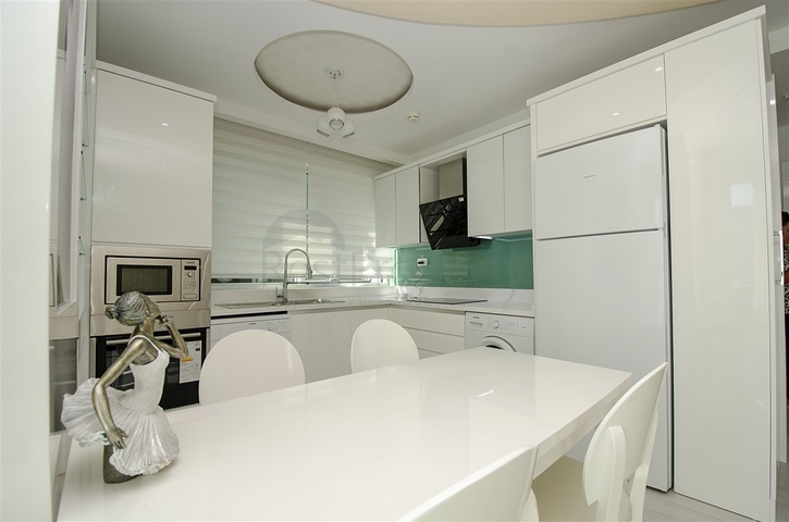 شقة النخبة 1 +1 مع الأثاث 150 متر من البحر ومشروع المارينا