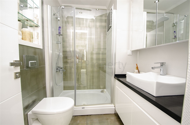 شقة النخبة 1 +1 مع الأثاث 150 متر من البحر ومشروع المارينا