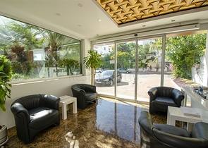 شقة النخبة 1 +1 مع الأثاث 150 متر من البحر ومشروع المارينا