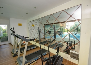 شقة النخبة 1 +1 مع الأثاث 150 متر من البحر ومشروع المارينا