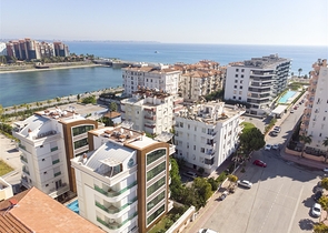 شقة النخبة 1 +1 مع الأثاث 150 متر من البحر ومشروع المارينا