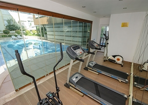 شقة النخبة 1 +1 مع الأثاث 150 متر من البحر ومشروع المارينا