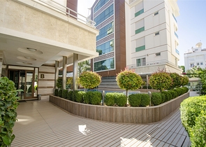 شقة النخبة 1 +1 مع الأثاث 150 متر من البحر ومشروع المارينا