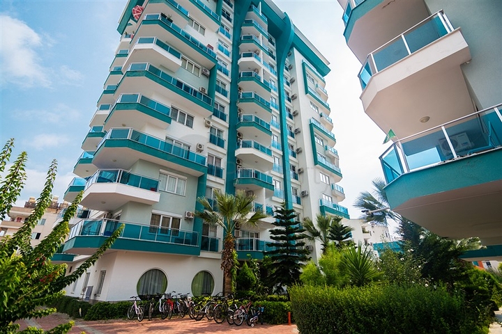 شقة غرفة نوم وصالة مفروشة ضمن مجمع سكني حديث في الانيا 