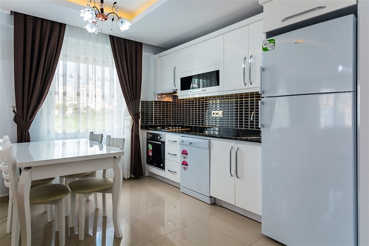 شقة غرفة نوم وصالة مفروشة ضمن مجمع سكني حديث في الانيا 