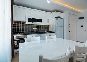 شقة غرفة نوم وصالة مفروشة ضمن مجمع سكني حديث في الانيا 