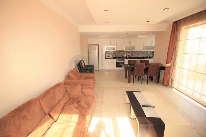 شقة مفروشة للبيع - قريبة من البحر ومن المركز - الانيا 