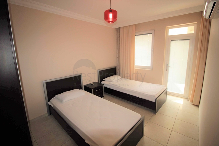 شقة مفروشة للبيع - قريبة من البحر ومن المركز - الانيا 